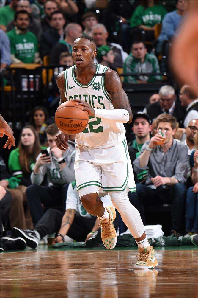 【爱宝2025百大球星】第50位：分区半决赛守门人——德州人四分卫斯特劳德